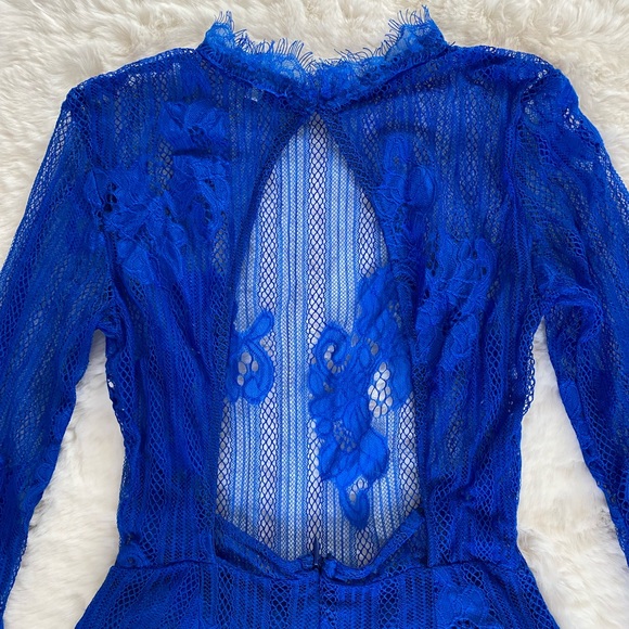 Charlotte Russe - Cobalt Blue Floral Lace Long Sleeve Open Back Bodycon Romper - Picture 8 of 10